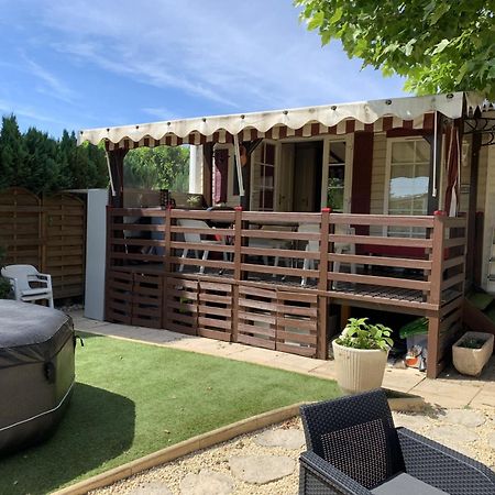 Hotel Havre De Paix Bord De Saone Avec Jacuzzi Massieux Exterior foto